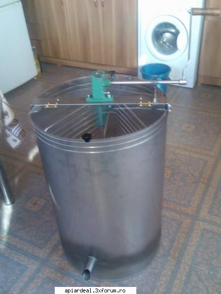 Centrifuga de inox - Eu mi-am facut singur una de 3 rame1/1, respectiv - EXTRACTOARE MIERE