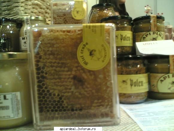 Faguri cu miere - abeja - PRODUSELE STUPULUI