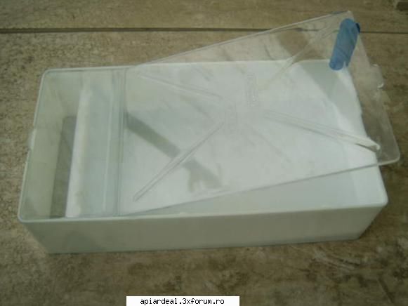 Hranitoare de podisor din plastic - Hranitoare de podisor din - VANZARI