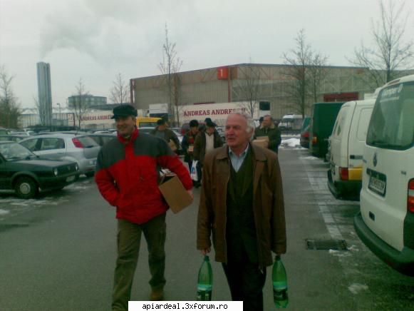 Jurnal apicol - dragos2006 - INTRETINEREA ALBINELOR