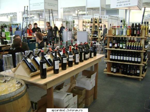 Jurnal apicol - Italia si Spania campioane la vin , Romania nu a - INTRETINEREA ALBINELOR