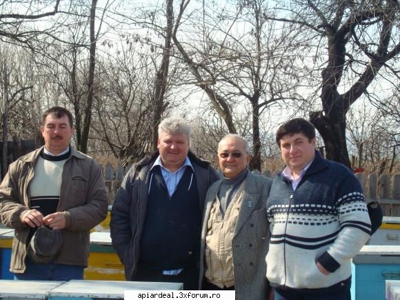 Jurnal apicol - Tot eu cu Valter si oaspetii de la Constanta in - INTRETINEREA ALBINELOR