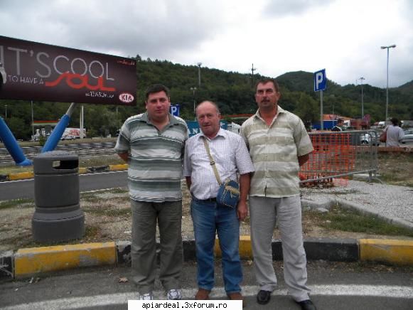 Jurnal apicol - In aceasta excursie am avut onoarea si cinstea sa - INTRETINEREA ALBINELOR