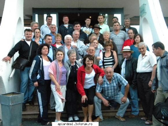 Jurnal apicol - dragos2006 - INTRETINEREA ALBINELOR