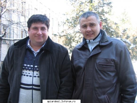 Jurnal apicol - o poza si cu tine Dragos - INTRETINEREA ALBINELOR