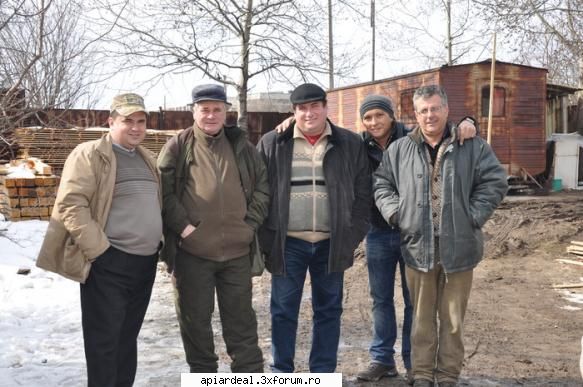 Jurnal apicol - dragos2006 - INTRETINEREA ALBINELOR