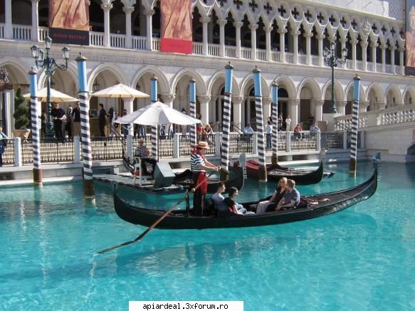 Las Vegas in poze si impresi - imi place emblema de pe capota........... Si mie - AICI PUTETI POSTA ORICE...