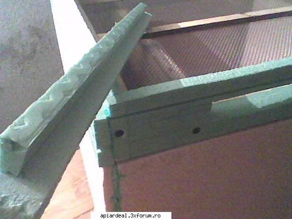 Model de stup - Uite asta verde il rod(e tot extrudat).asta e un - SCHITE STUPI