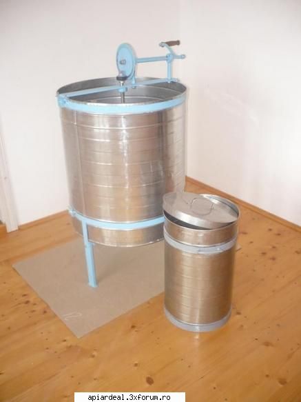 centrifuga si maturator construite in regie proprie: poze stupina din bucovina