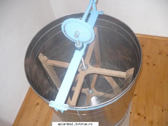 Poze stupina din BUCOVINA - Vedere interior centrifuga - POZE SI VIDEO
