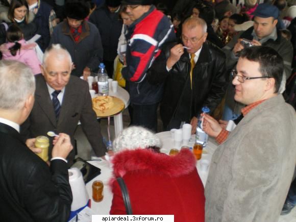 TARGUL MIERII--Campina 2010 - Degustare de miere - INTALNIRI
