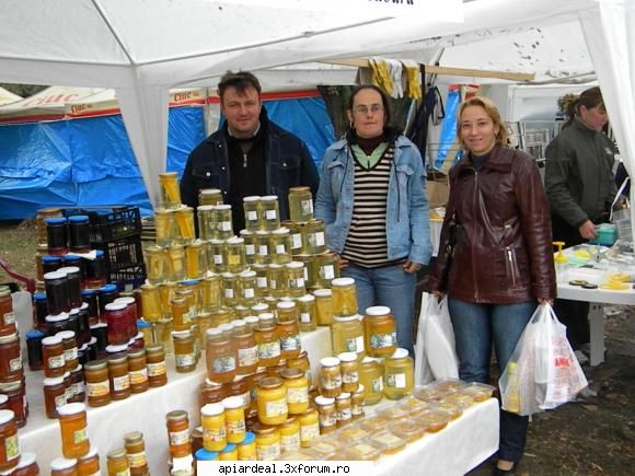 Targ apicol Bucurersti 2009 - Vreau sa prezint o familie de tineri apicultori - INTALNIRI