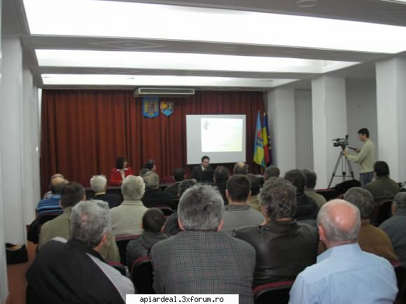 Targul Apicol - Editia I - Slobozia 2010 - Recunoasteti personajul? - INTALNIRI