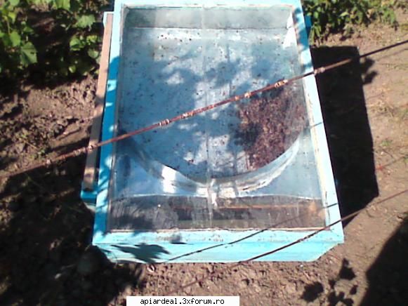 am mai prezentat topitorul meu, este solar si ceara se scurge in tava. este super, ceara curata si
