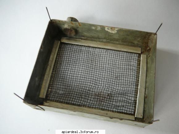 formarea familiilor noi - Material : Tabla zincata de 0,3 mm, plasa sarma - SUNT INCEPATOR