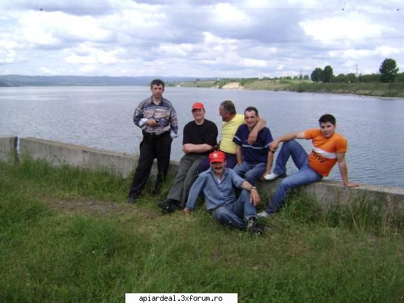 infloritu salchimului - salcam unde sar putea duce cineva ar fi la - STUPARIT PASTORAL