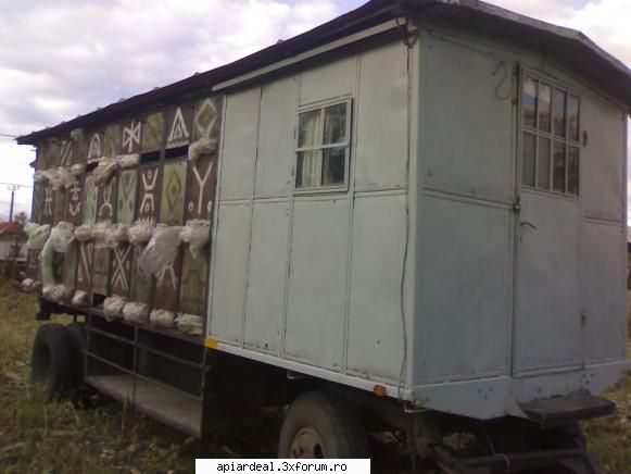 vand camion+pavilion apico - ofer spre vanzare un camion marca saviem + un - VANZARI