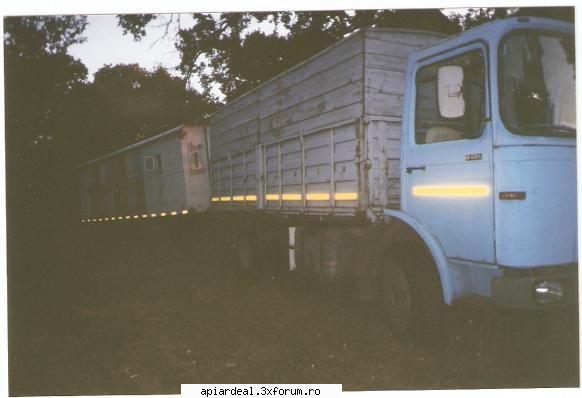 vind autocamion si pavilion apicol cu:centrifuga,frigider,aragaz,lazi, - esolcanu - VANZARI